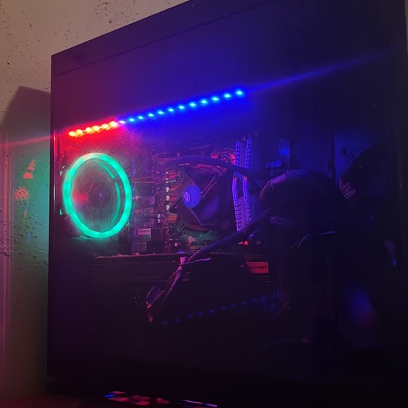 Used cyberpower pc for sale in good condition - Picture 2 of 3